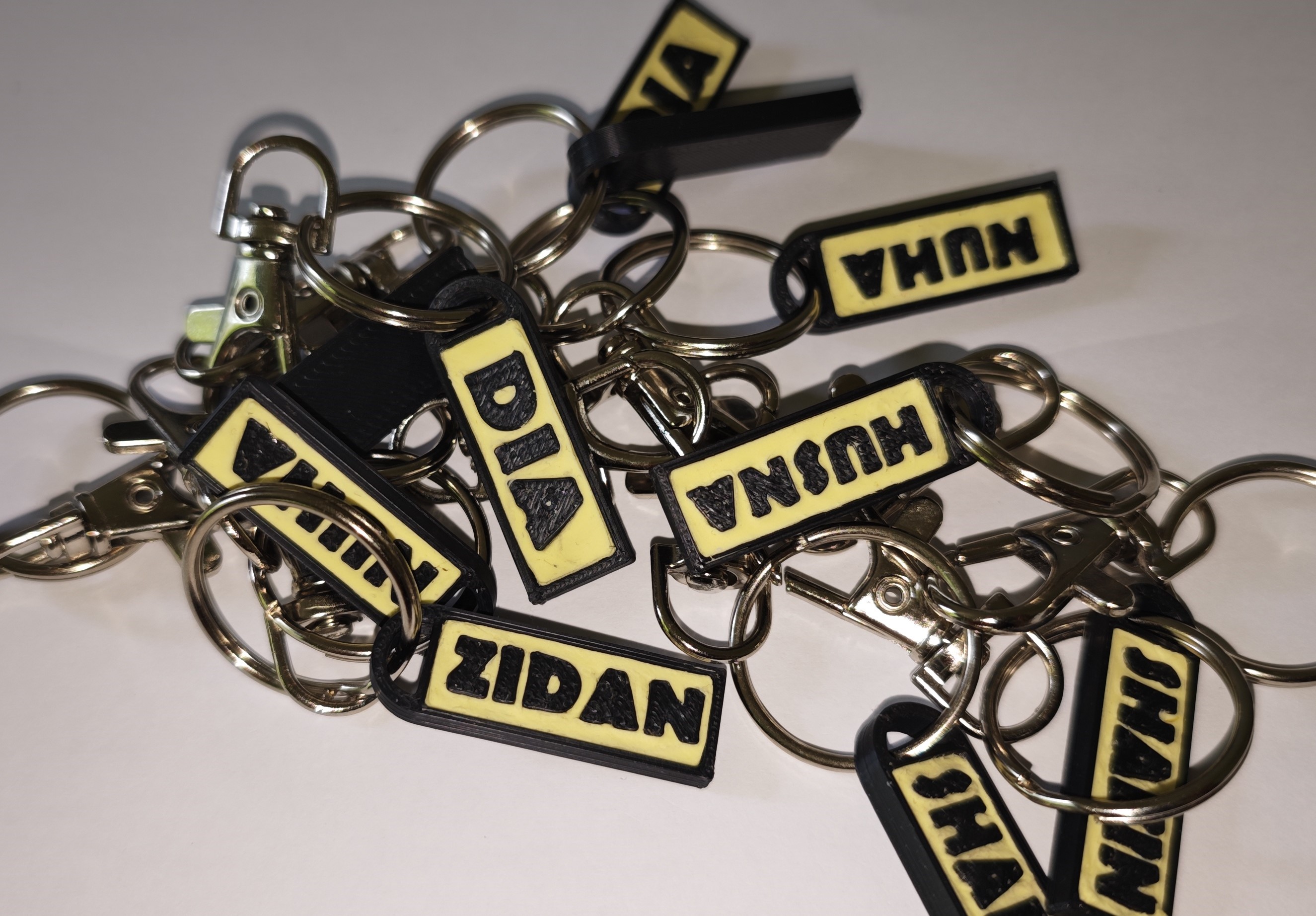 Colourful 3D printed name keytags